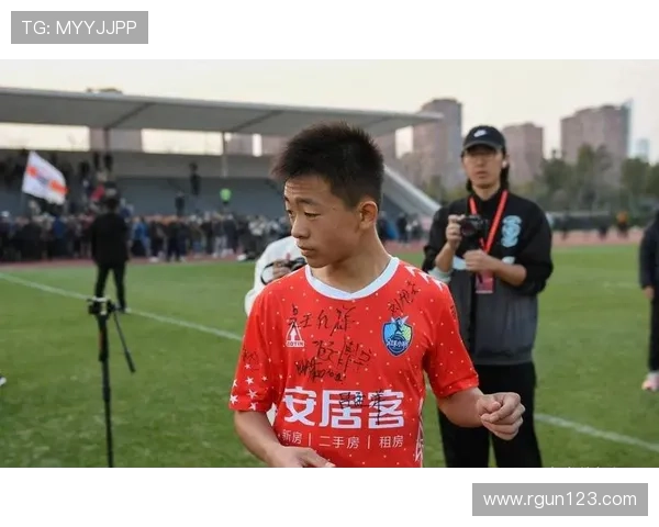 邝兆镭加盟海牛热议仍是半成品